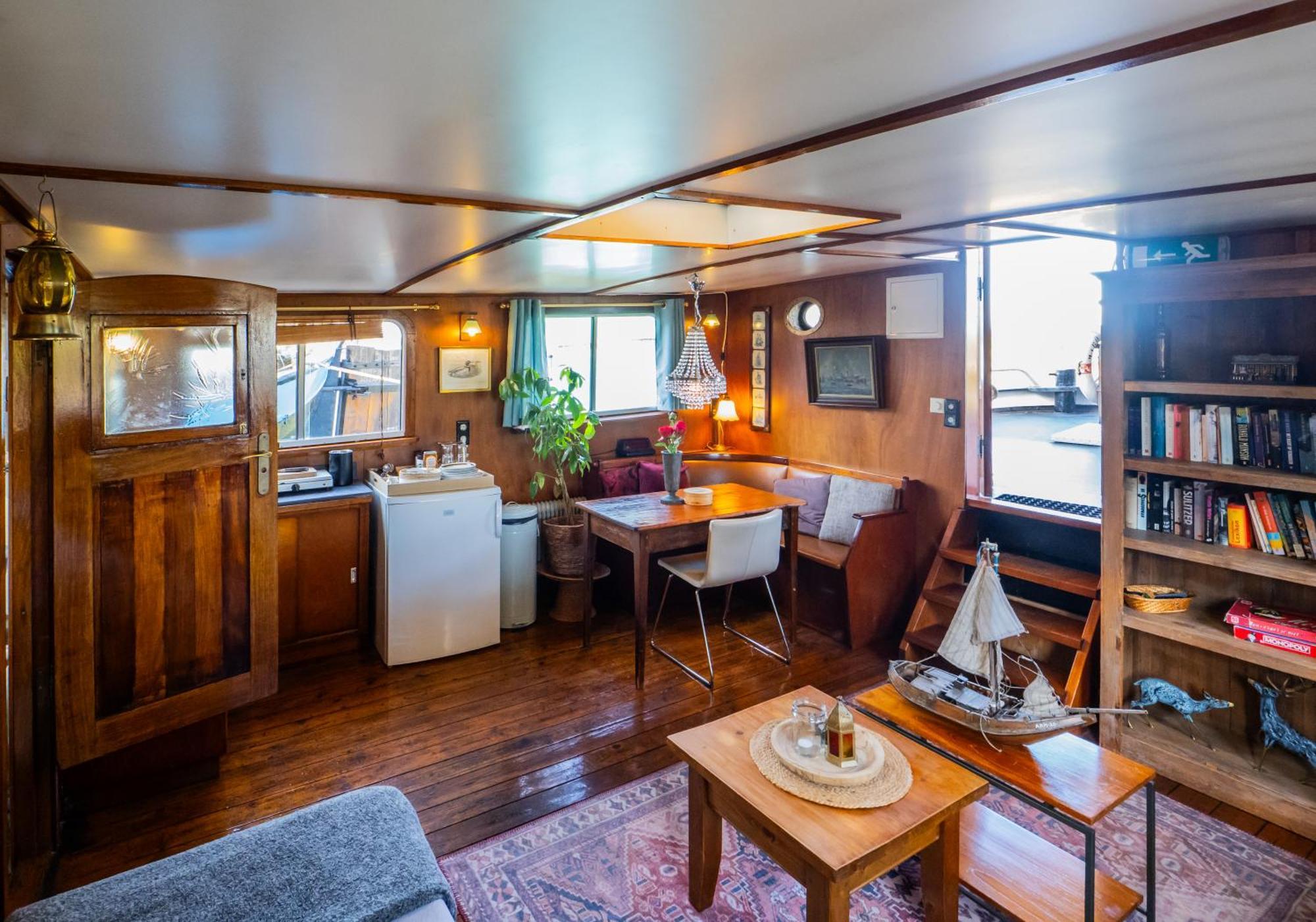 Boat 'opoe Sientje' 2*